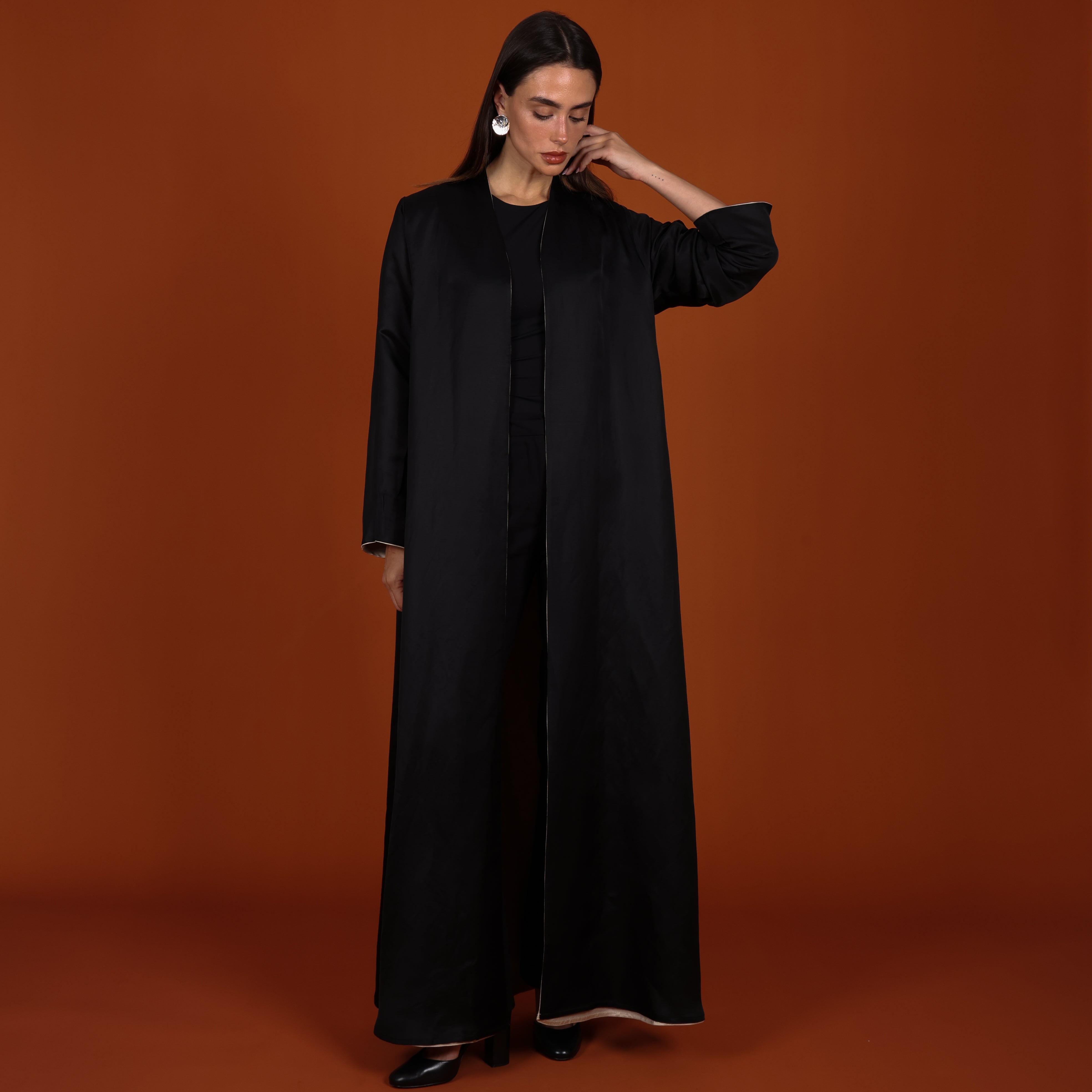 حرير تلبس على الوجهين - أسود/بييج