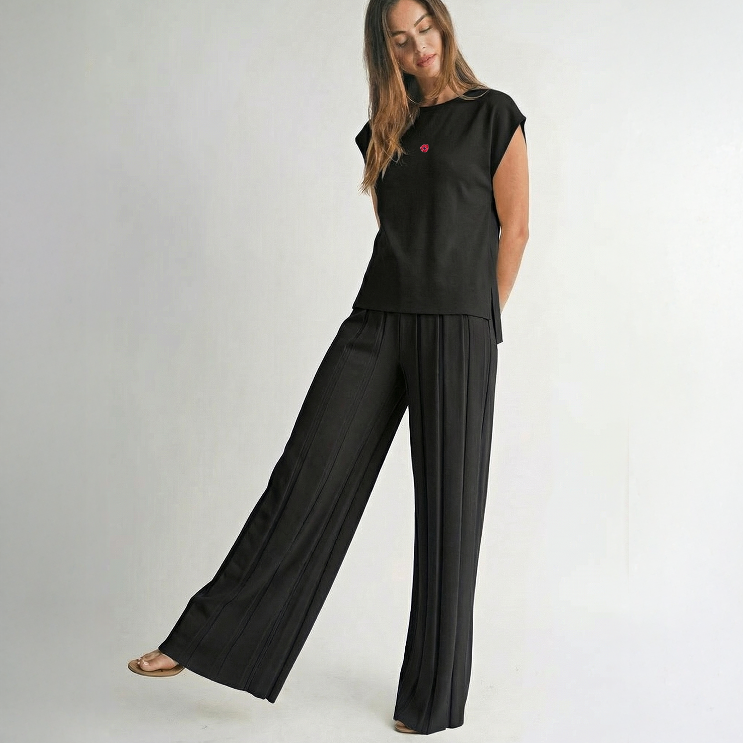 Black - T-Shirt with Pants